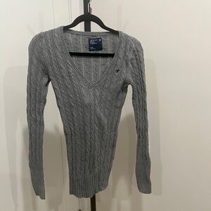 American Eagle Outfitters Gray V-Neck Sweater M